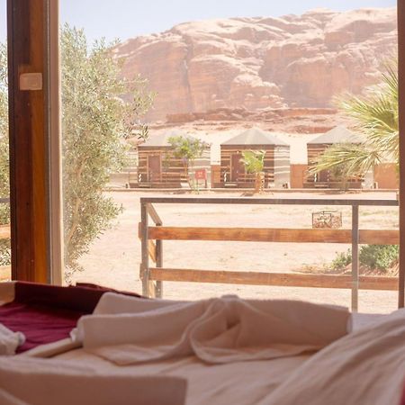 Al Sultana Luxury Camp Villa Вади Рум Екстериор снимка