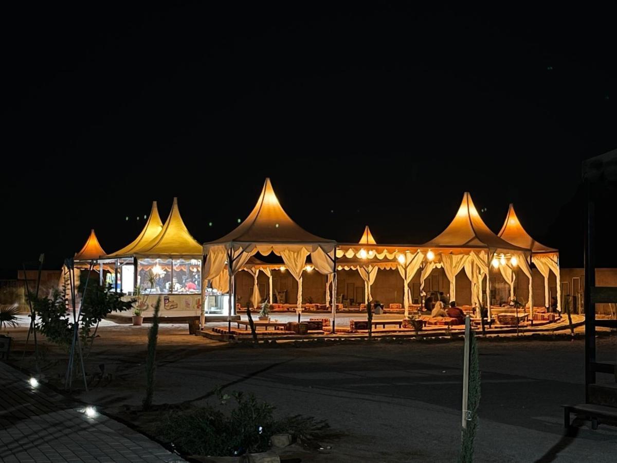 Al Sultana Luxury Camp Villa Вади Рум Екстериор снимка
