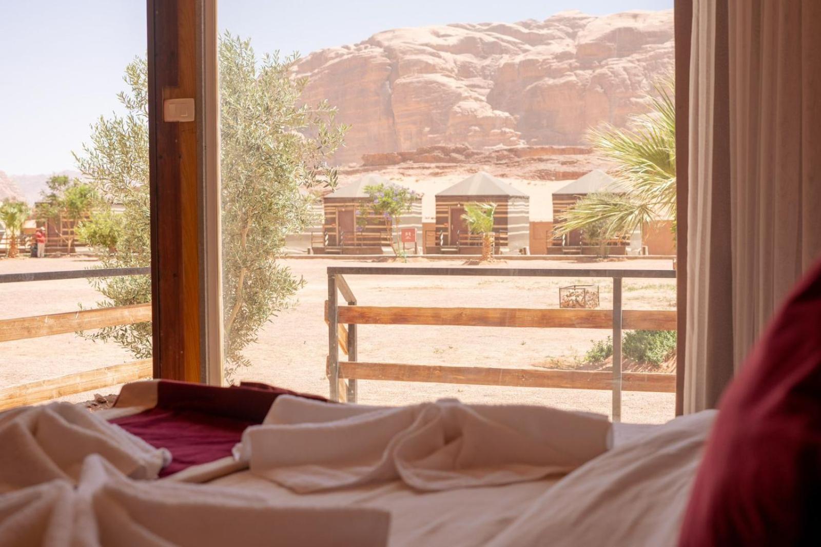 Al Sultana Luxury Camp Villa Вади Рум Екстериор снимка